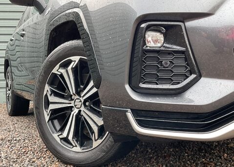 Suzuki Across E-FOUR PHEV 2