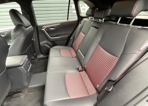 Suzuki Across E-FOUR PHEV 12