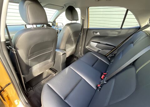 Kia Picanto 1.0 X-Line S 17