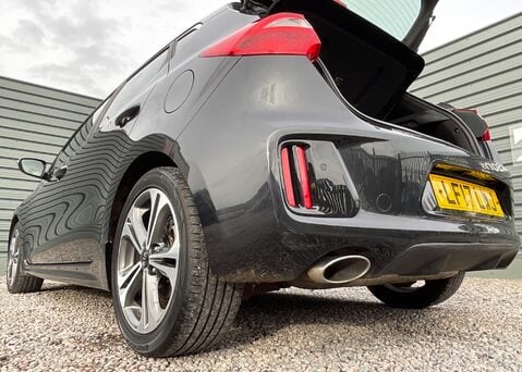 Kia Ceed 1.6 CRDi ISG GT-Line 13