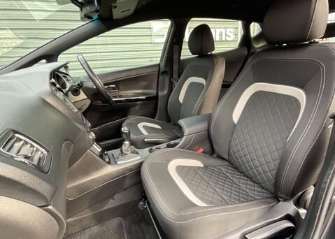 Kia Ceed 1.6 CRDi ISG GT-Line 12