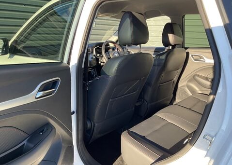 MG ZS 1.0 T-GDI EXCLUSIVE AUTO 17
