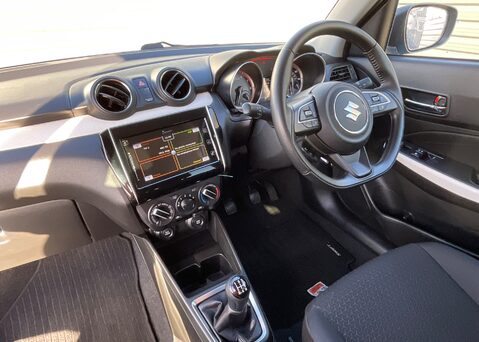 Suzuki Swift SZ-L DUALJET MHEV 11