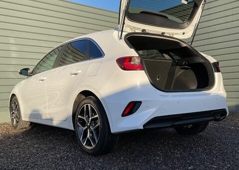Kia Ceed 1.5 T-GDi ISG '3'  18