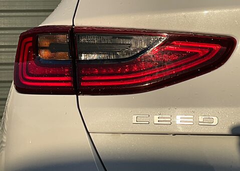 Kia Ceed 1.5 T-GDi ISG '3'  17