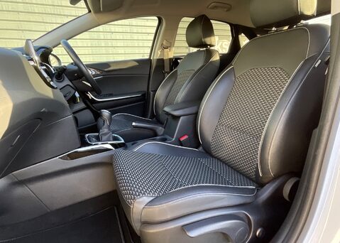 Kia Ceed 1.5 T-GDi ISG '3'  12