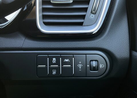 Kia Ceed 1.5 T-GDi ISG '3'  24