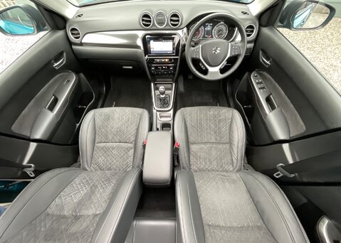 Suzuki Vitara SZ5 BOOSTERJET MHEV 17