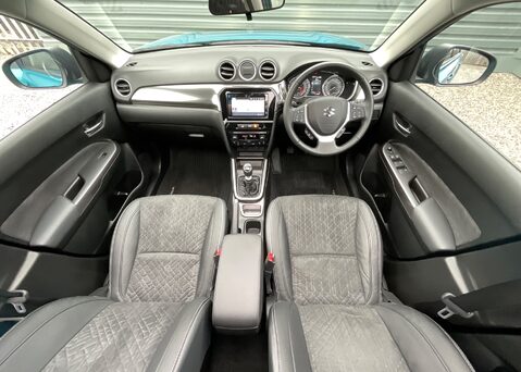 Suzuki Vitara SZ5 BOOSTERJET MHEV 16