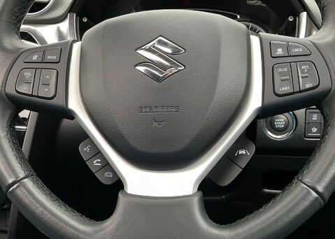 Suzuki Vitara SZ5 BOOSTERJET MHEV 26