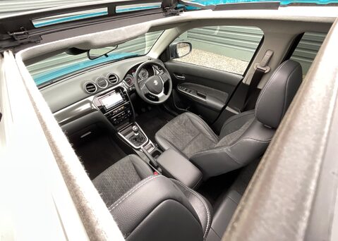 Suzuki Vitara SZ5 BOOSTERJET MHEV 18