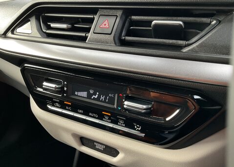 Suzuki Swift ULTRA 22