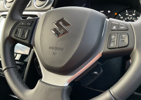 Suzuki Vitara MOTION 23