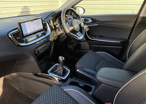 Kia Ceed 1.5 T-GDi ISG 3 15