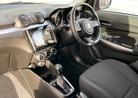 Suzuki Swift SZ5 DUALJET MHEV 11