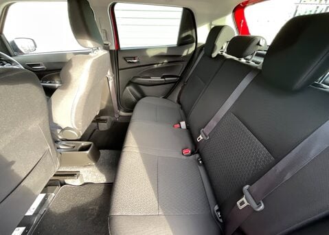 Suzuki Swift SZ5 DUALJET MHEV 14