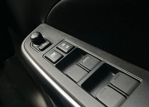 Suzuki Swift SZ5 DUALJET MHEV 23