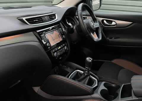 Nissan Qashqai DIG-T N-MOTION 9