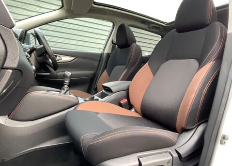 Nissan Qashqai DIG-T N-MOTION 17