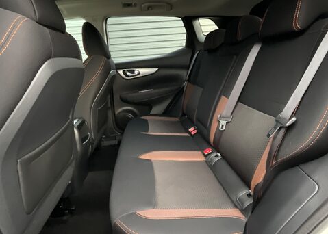 Nissan Qashqai DIG-T N-MOTION 14