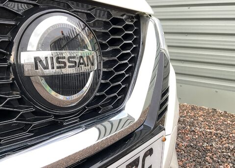 Nissan Qashqai DIG-T N-MOTION 6