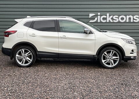 Nissan Qashqai DIG-T N-MOTION 12