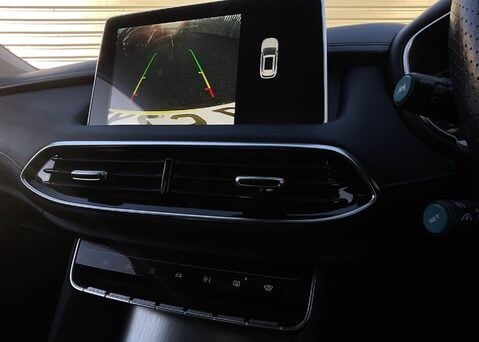 MG HS 1.5 T-GDI TROPHY DCT 17