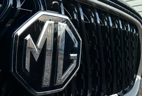 MG HS 1.5 T-GDI TROPHY DCT