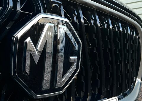 MG HS 1.5 T-GDI TROPHY DCT 3