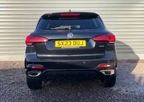 MG HS 1.5 T-GDI TROPHY DCT 8