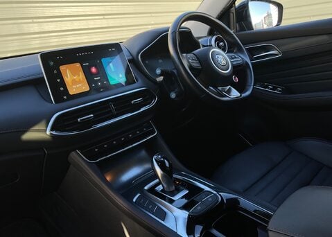 MG HS 1.5 T-GDI TROPHY DCT 6