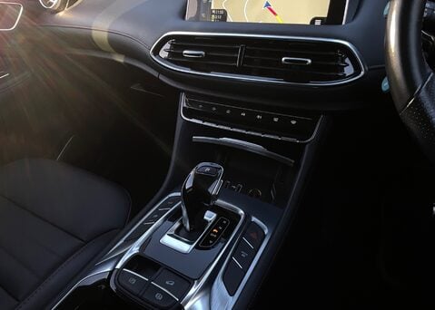 MG HS 1.5 T-GDI TROPHY DCT 16