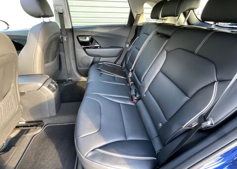 Kia Niro e-Niro '4+' 64 kWh 18