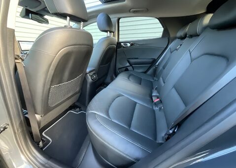 Kia Xceed 1.5 T-GDi ISG 4 14