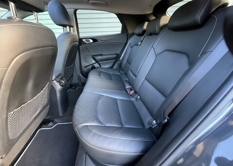 Kia Xceed 1.5 T-GDi ISG 4 15