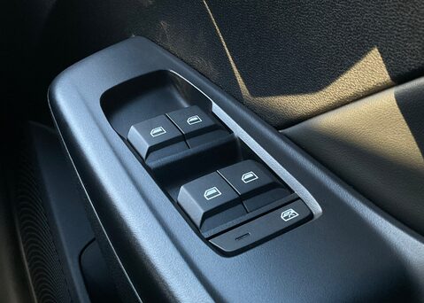 MG MG3 1.5 HYBRID+ TROPHY 18