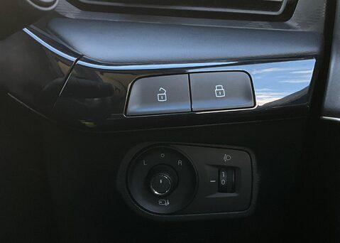 MG MG3 1.5 HYBRID+ TROPHY 19