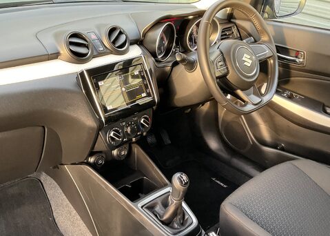 Suzuki Swift SZ-T DUALJET SHVS MHEV 7