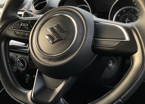 Suzuki Swift SZ-T DUALJET SHVS MHEV 24