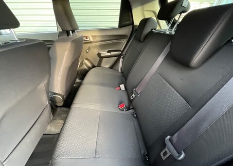 Suzuki Swift SZ-T DUALJET SHVS MHEV 13