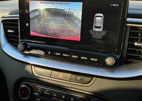 Kia Ceed 1.5 T-GDi GT-Line  17