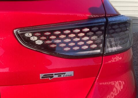 Kia Ceed 1.5 T-GDi GT-Line  11