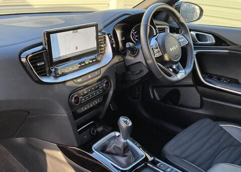 Kia Ceed 1.5 T-GDi GT-Line  7