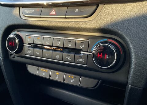 Kia Ceed 1.5 T-GDi GT-Line  16