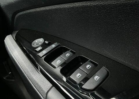 Kia Sportage '3' 1.6 T-GDi DCT 48V MHEV 23