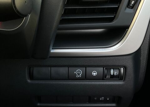 Nissan Qashqai DIG-T N-CONNECTA 25