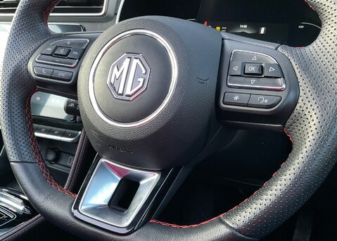 MG ZS 51kWh TROPHY 21