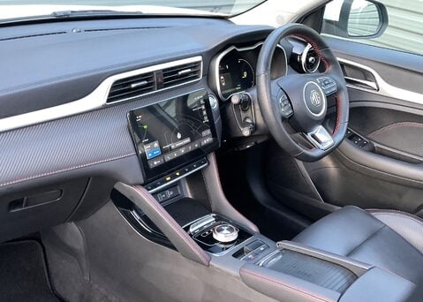 MG ZS 51kWh TROPHY 15