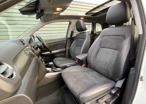 Suzuki Vitara SZ5 10