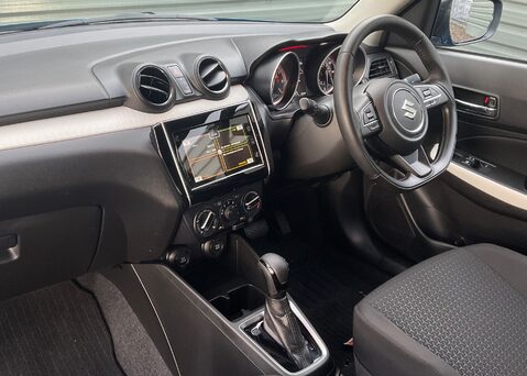 Suzuki Swift SZ-T DUALJET MHEV 11